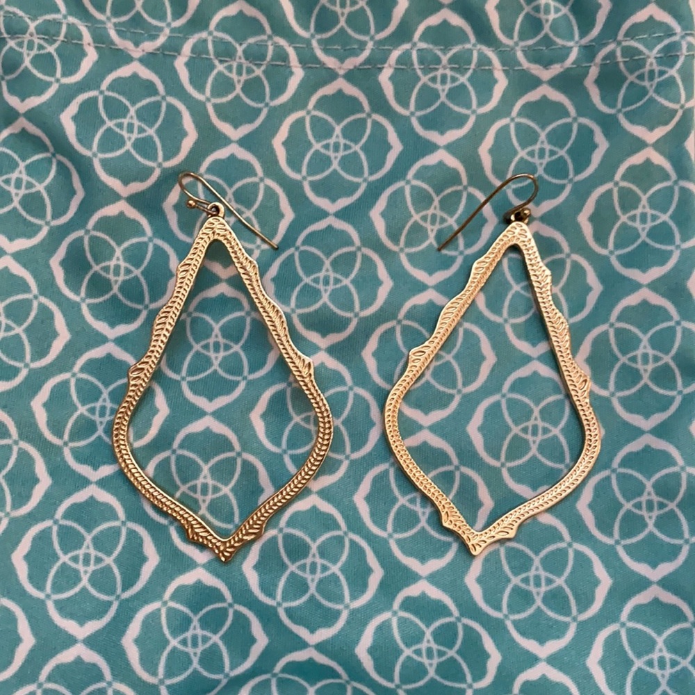 Kendra Scott Sophee Drop earrings in gold